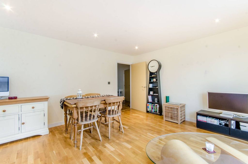Property photo 2 of 6