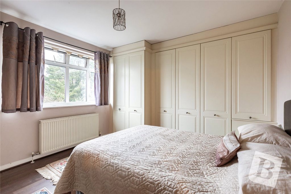 Property photo 3 of 18 Bedroom