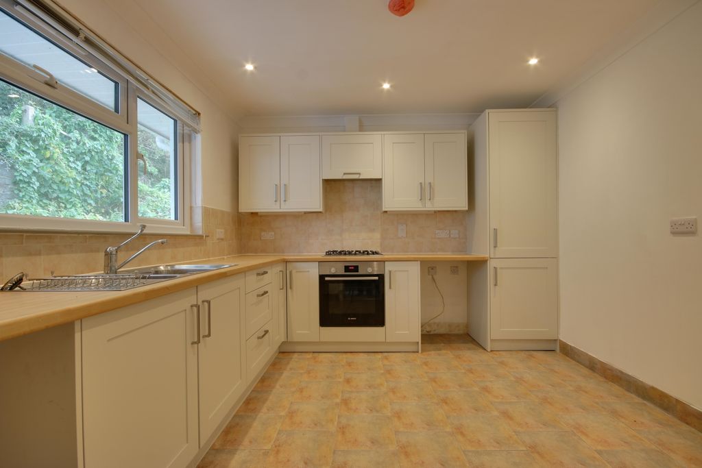 Property photo 3 of 10 Img_8965-Img_8967