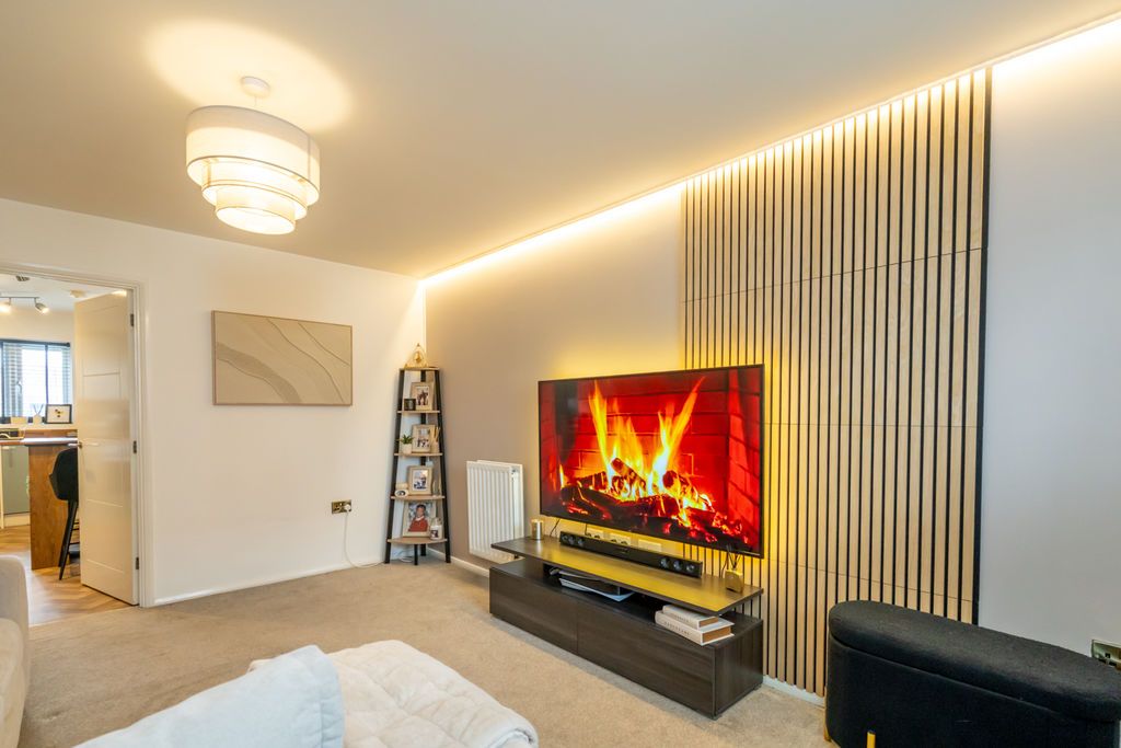 Property photo 2 of 17 Photo 6