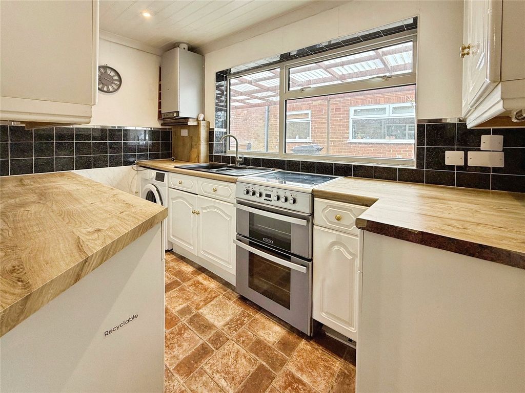 Property photo 2 of 14 Kitchen