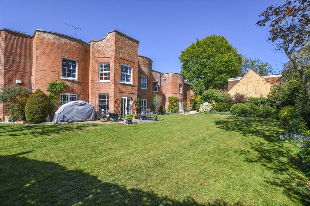 Property photo 2 of 11 Picture No. 16