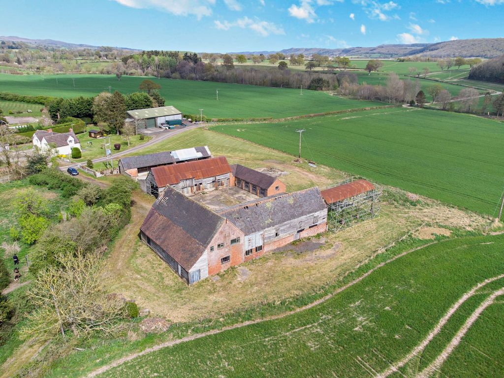 Property photo 3 of 19 Picture No. 02