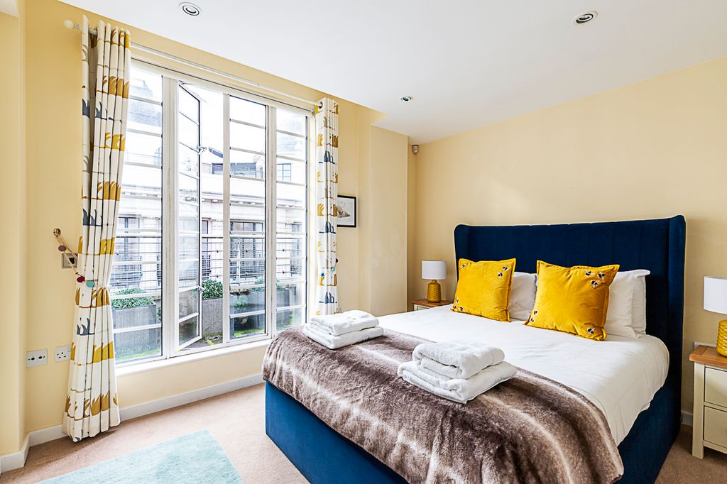 Property photo 3 of 32