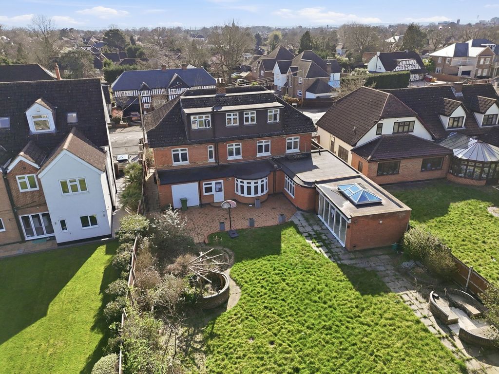 Property photo 2 of 47