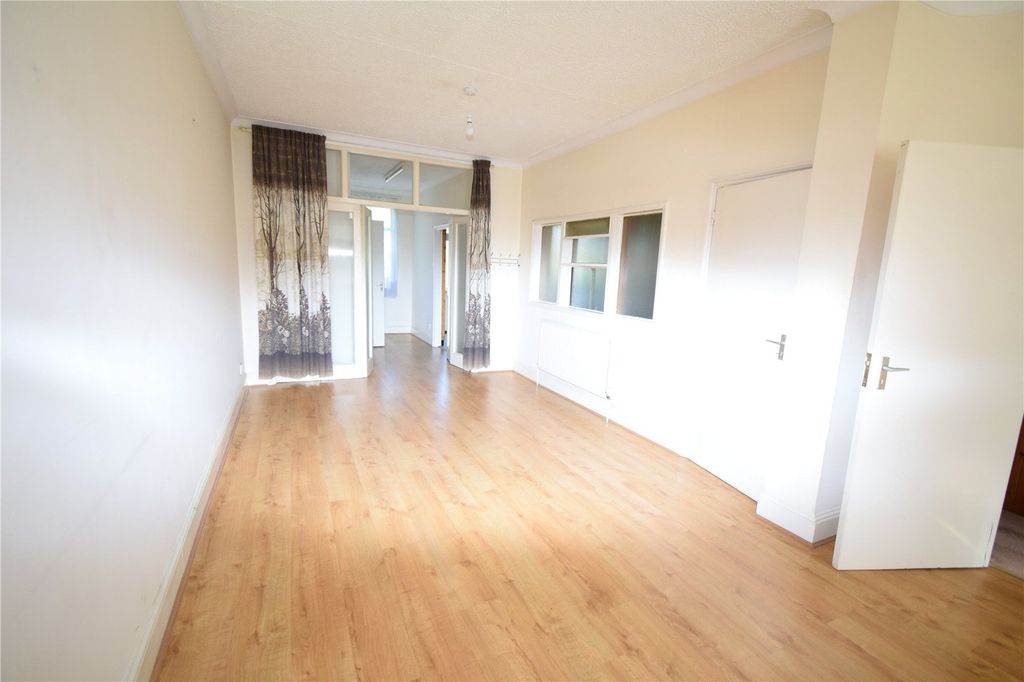 Property photo 3 of 12 Picture No. 04