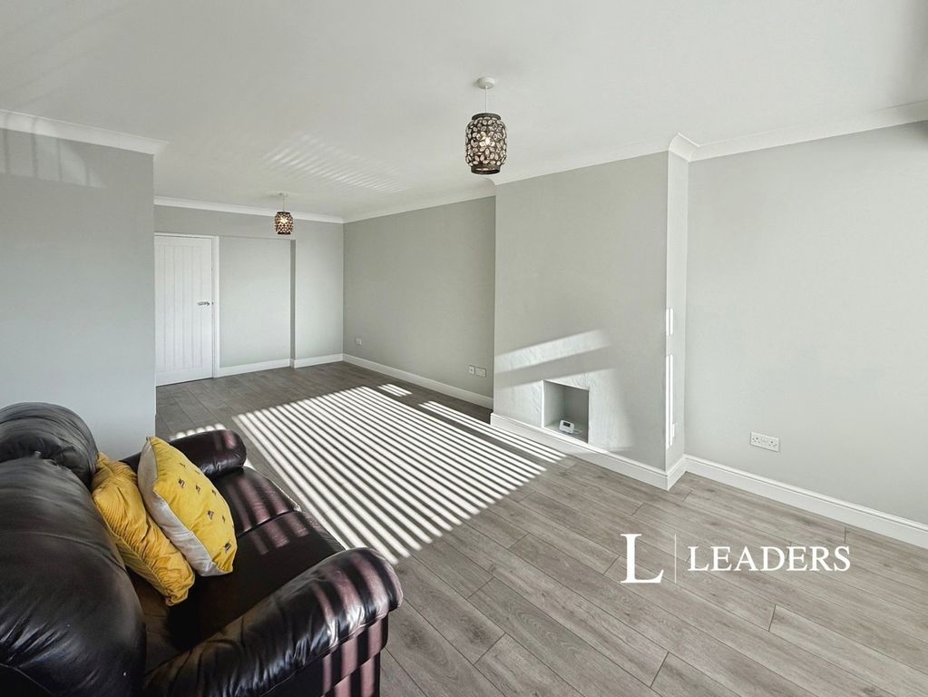 Property photo 3 of 12 Pbox-Img.Jpg