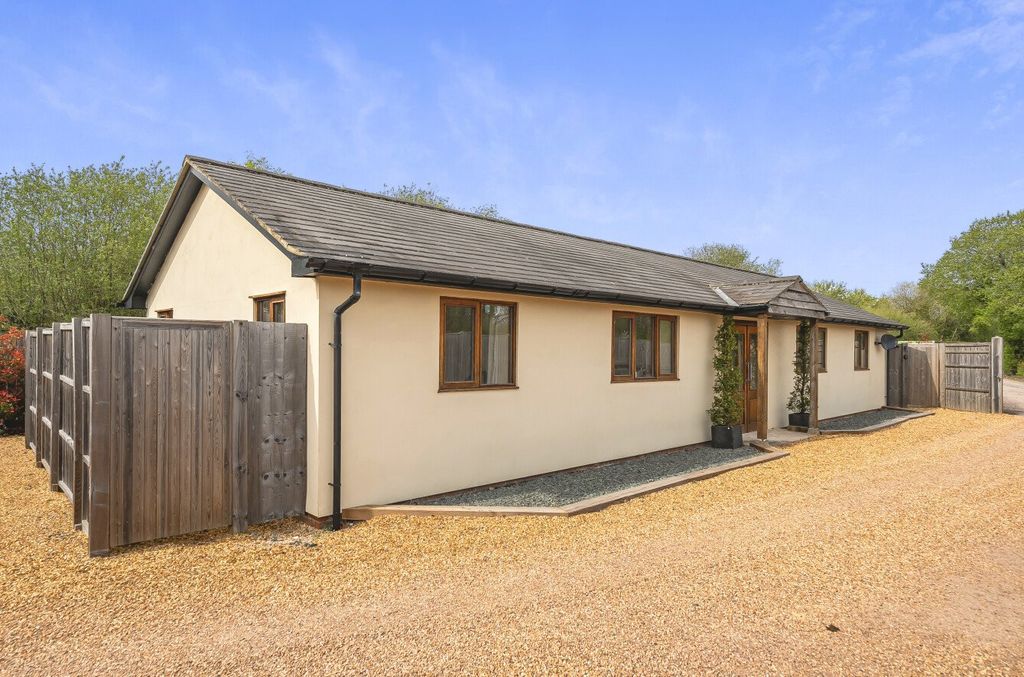 Property photo 2 of 13 1442553-27-69d911...