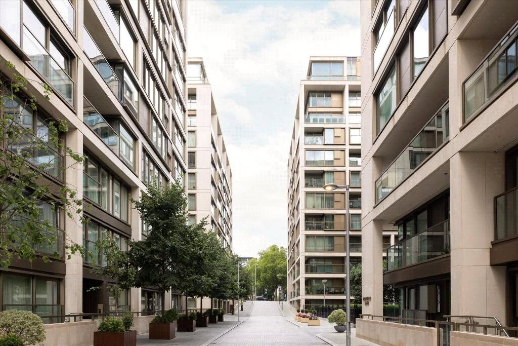 Property photo 3 of 12 External