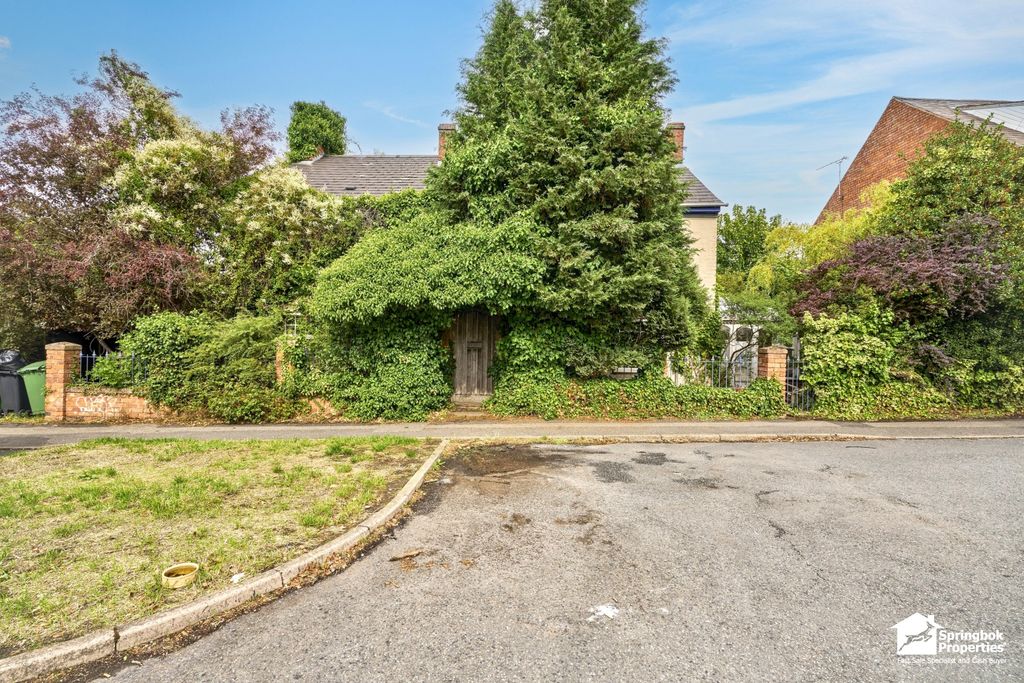 Property photo 1 of 17 Front View