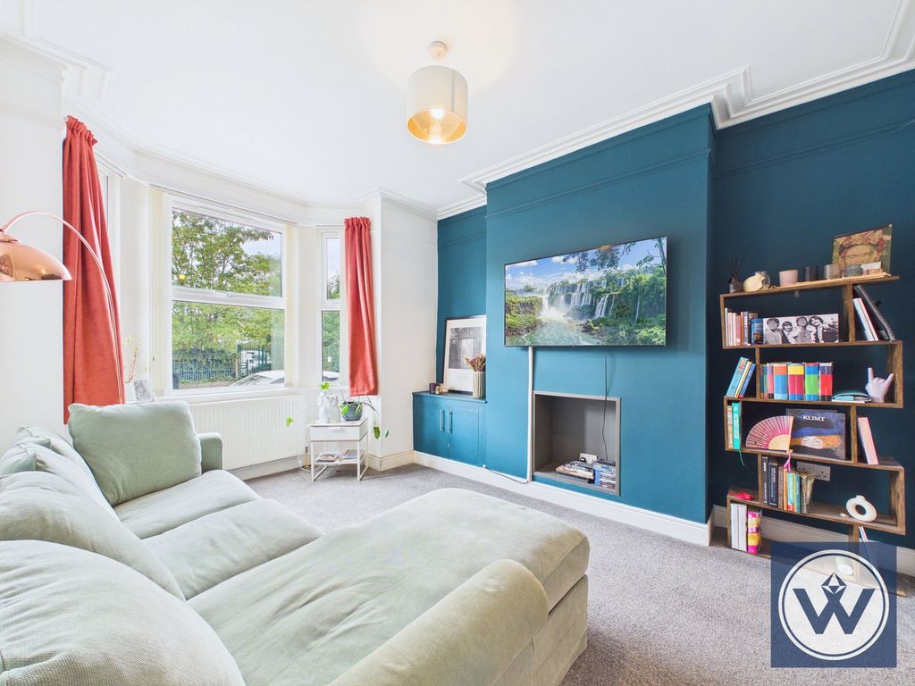 Property photo 2 of 32
