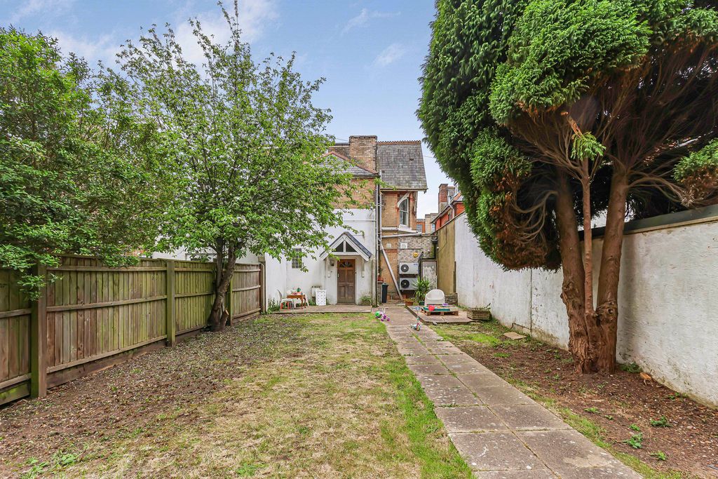 Property photo 1 of 22