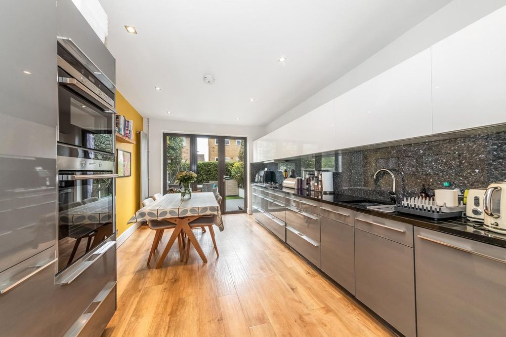 Property photo 2 of 18 Img_2955.Jpg