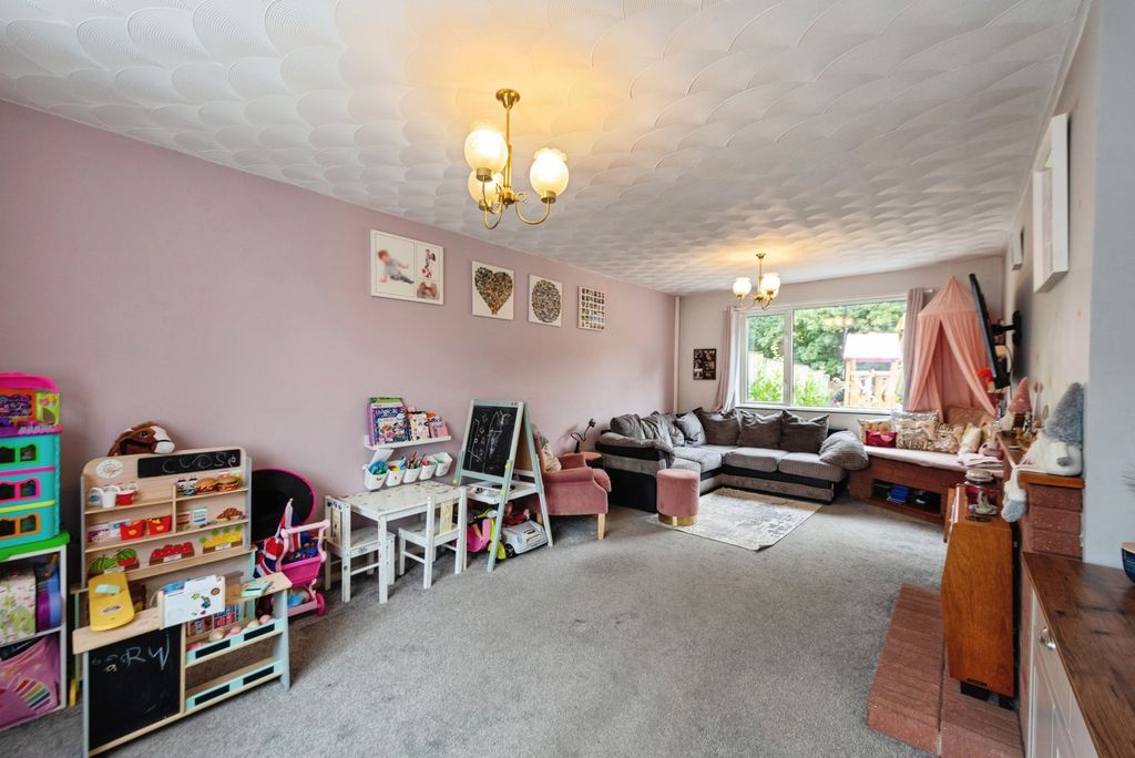 Property photo 2 of 16 Photo