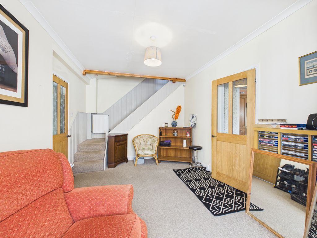 Property photo 2 of 10 Lounge