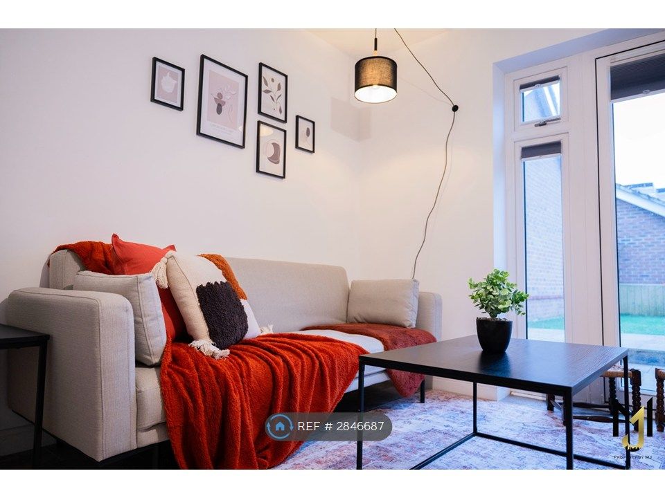 Property photo 2 of 35