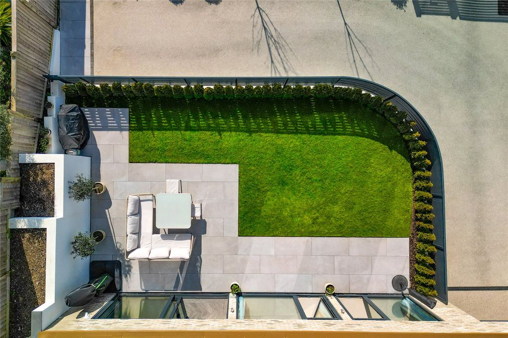 Additional image 8 of 2 bed flat for saleChaddesley Glen, Poole, Dorset BH13