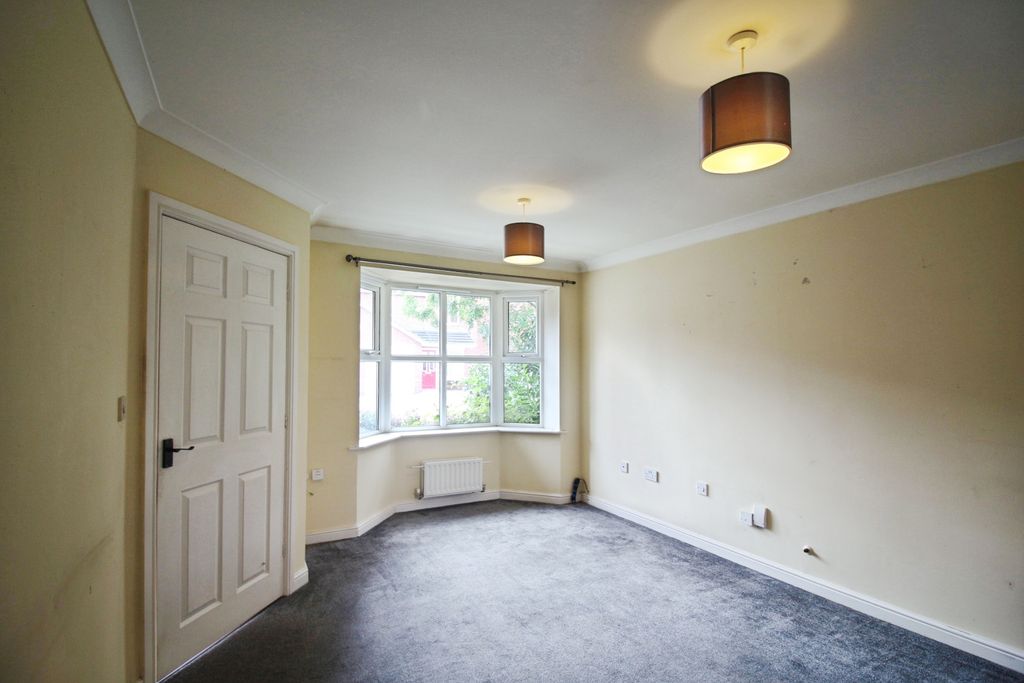 Property photo 2 of 18 Lounge