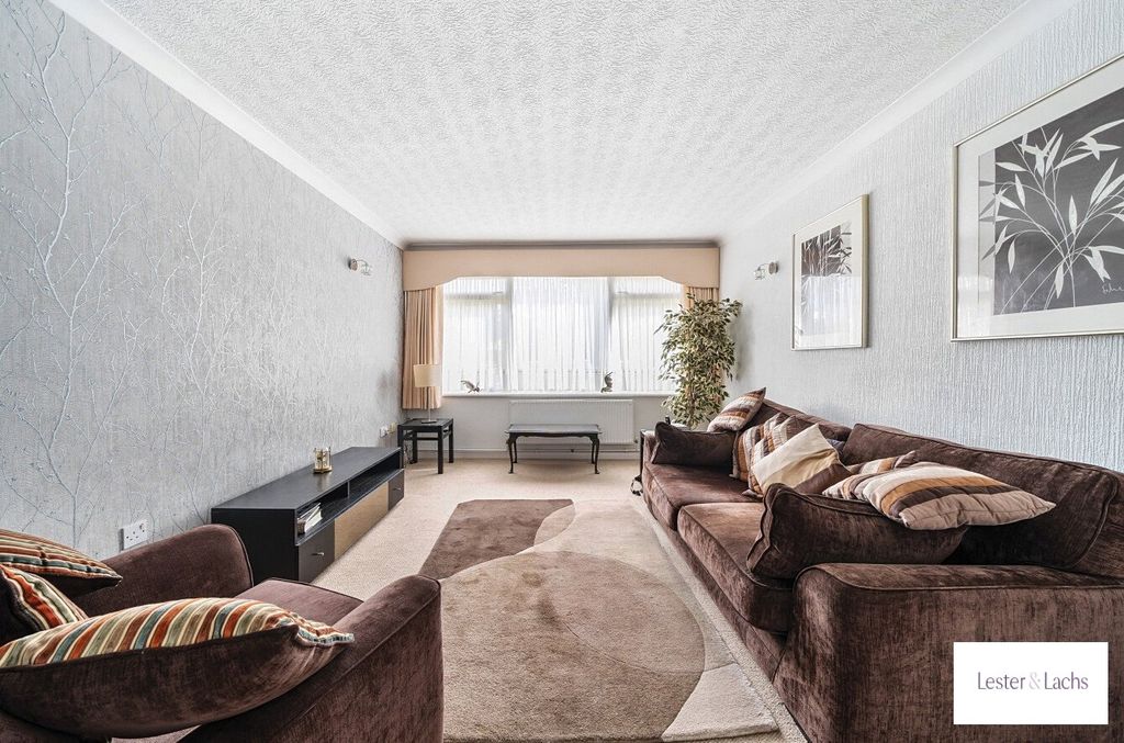 Property photo 3 of 16 Picture No. 24