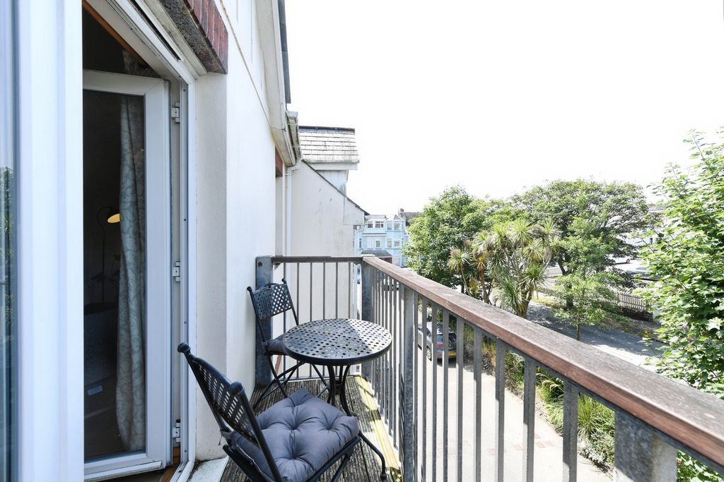 Property photo 3 of 10 Pbox-Img.Jpg