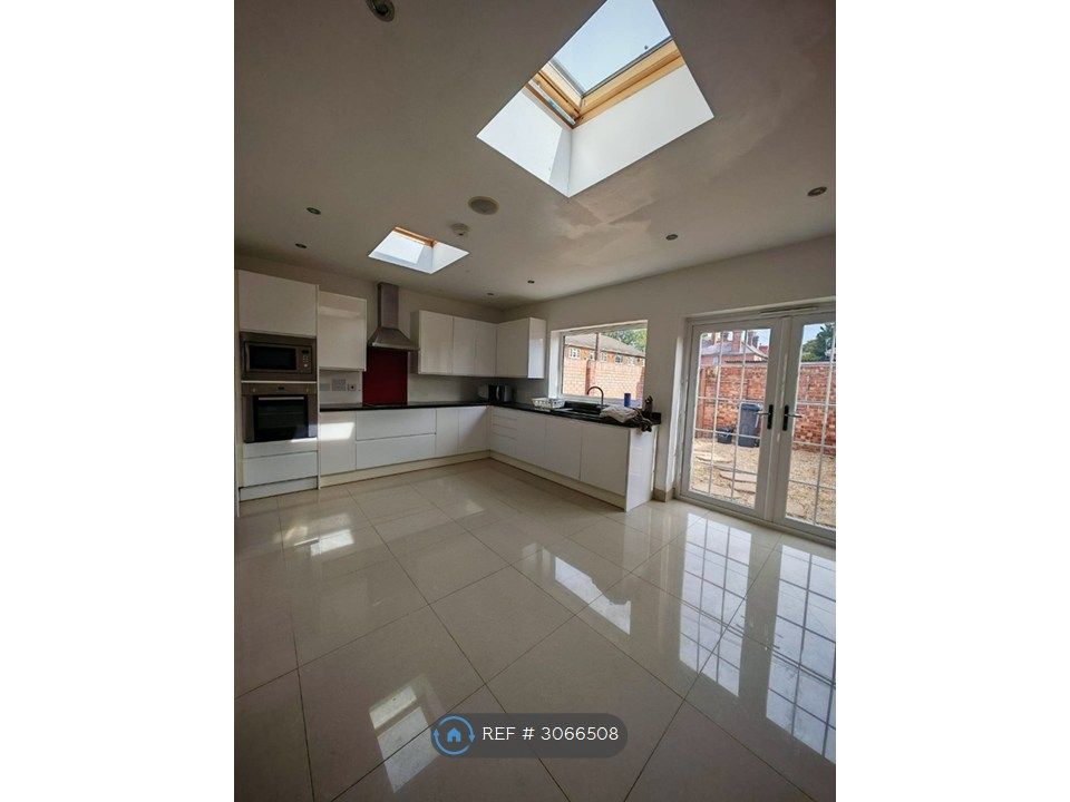 Property photo 1 of 3