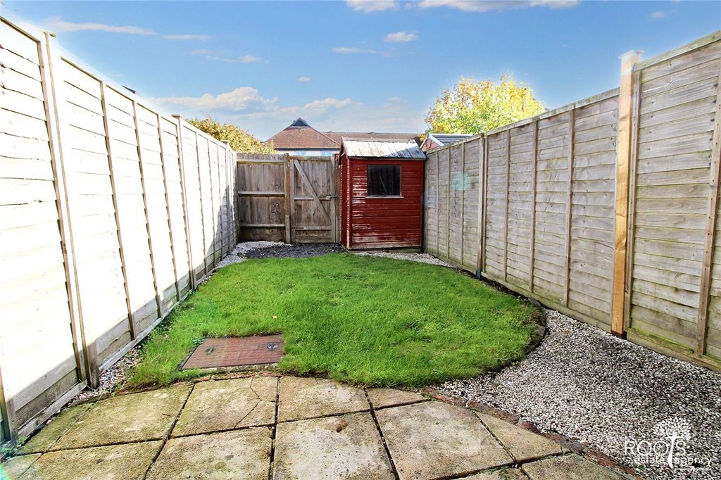 Property photo 2 of 9 Garden