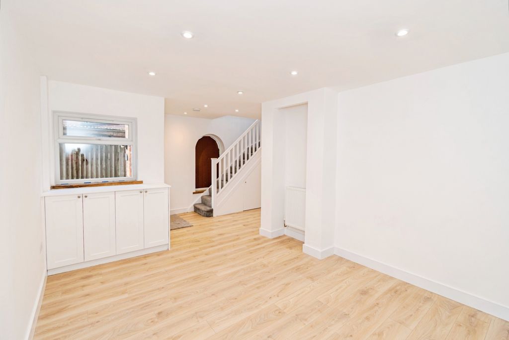 Property photo 2 of 15 Photo