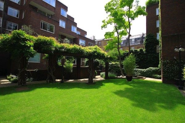 Property photo 1 of 8 Communal Garden