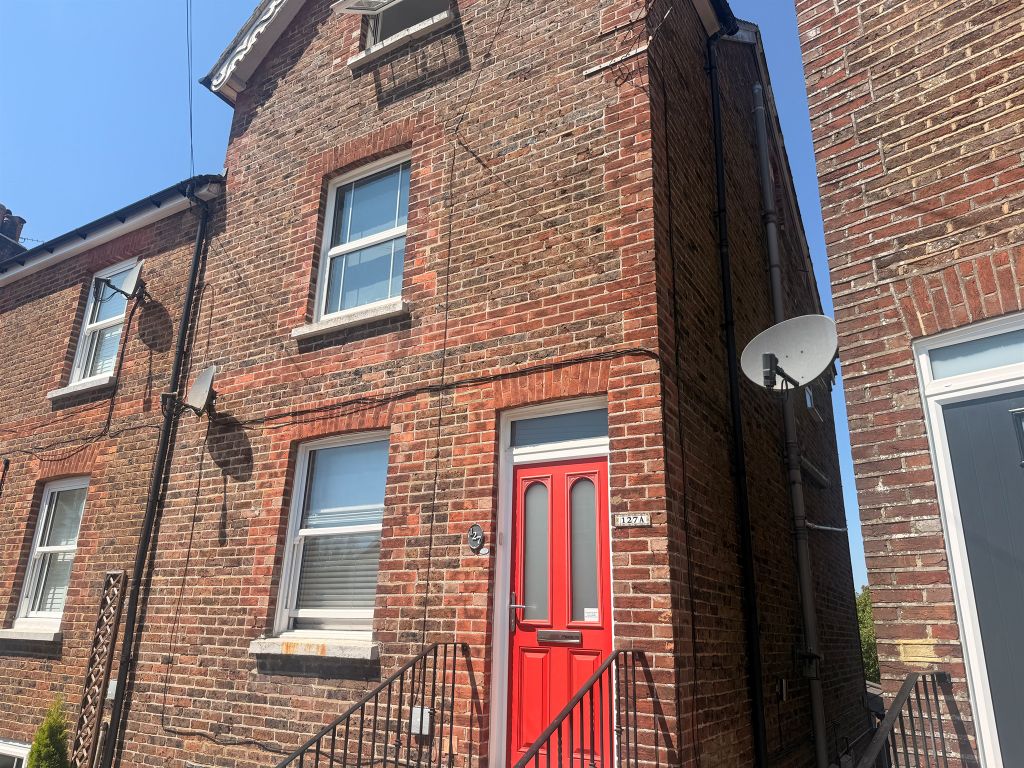 Property photo 1 of 6