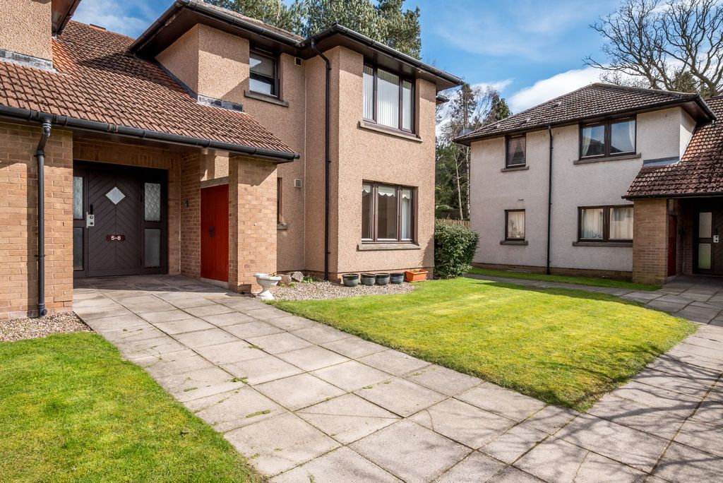 Property photo 2 of 11