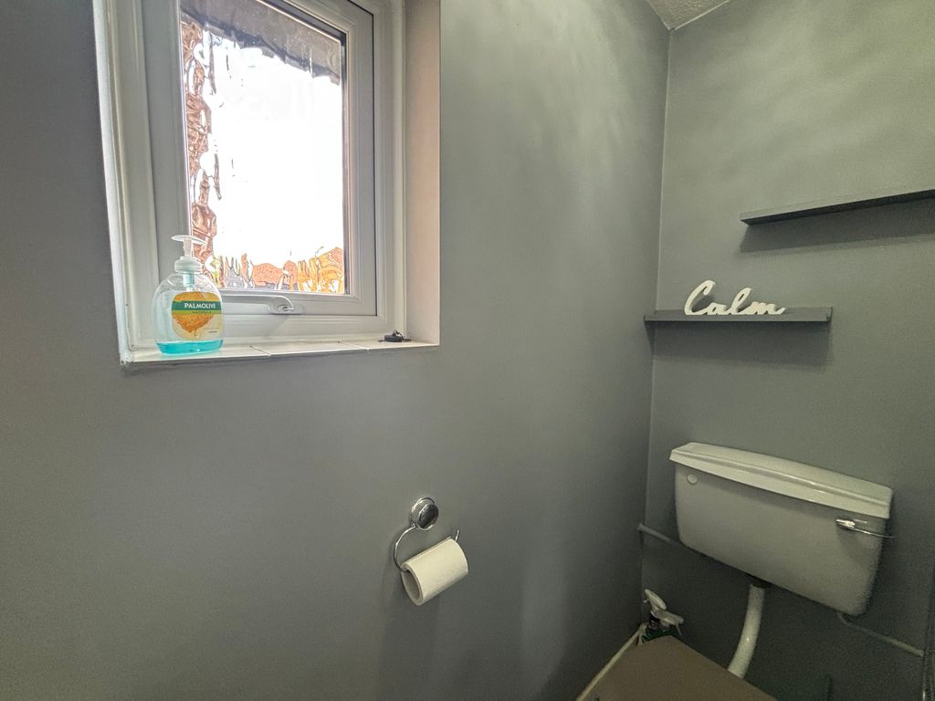Property photo 3 of 13 Cloakroom/wc