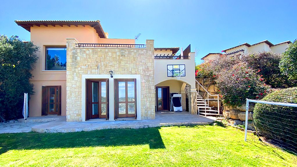 Property photo 1 of 30