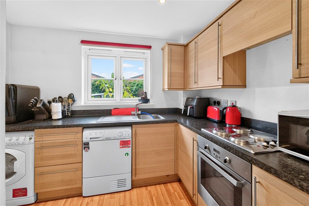 Property photo 2 of 9 Kitchen