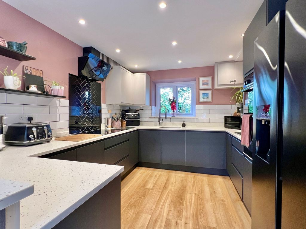 Property photo 2 of 43