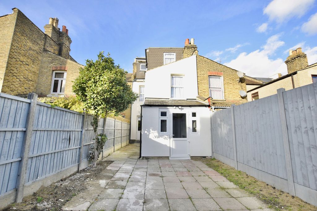 Property photo 3 of 16