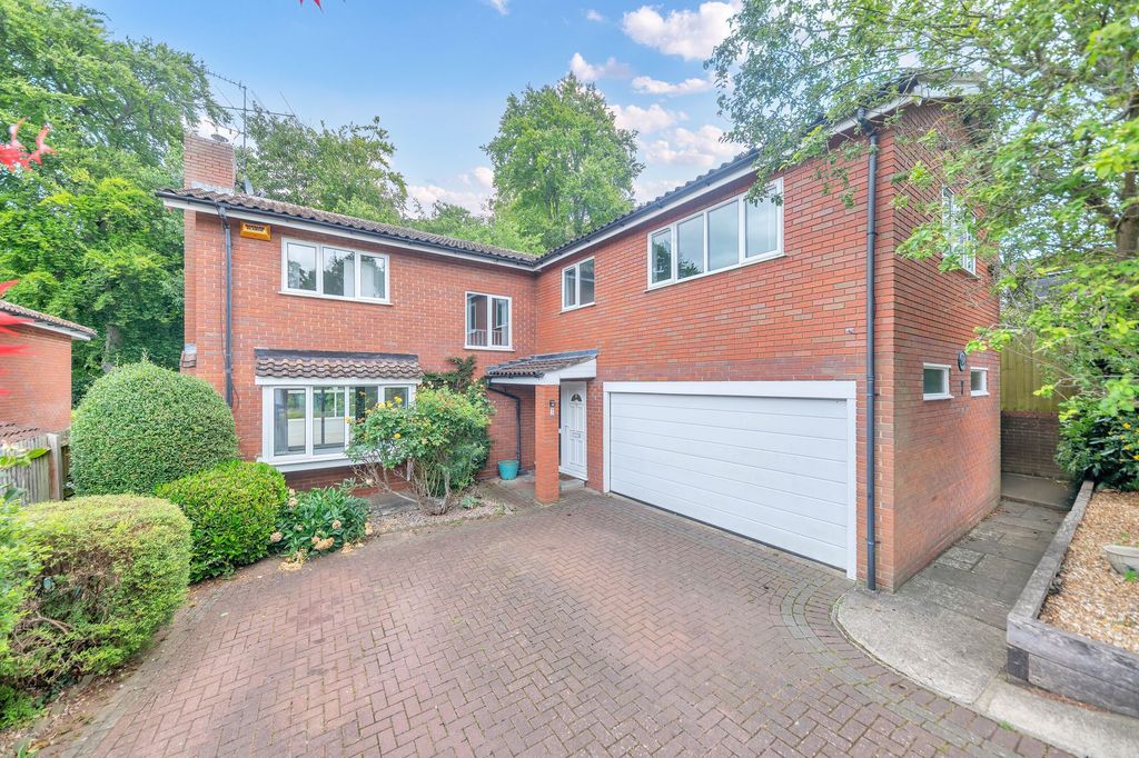 Property photo 1 of 39