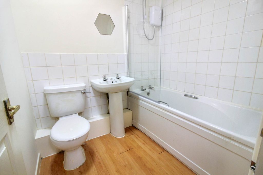 Property photo 3 of 6