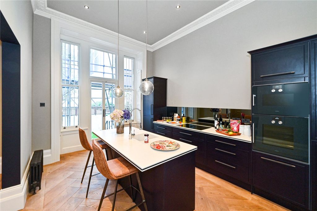 Property photo 3 of 29