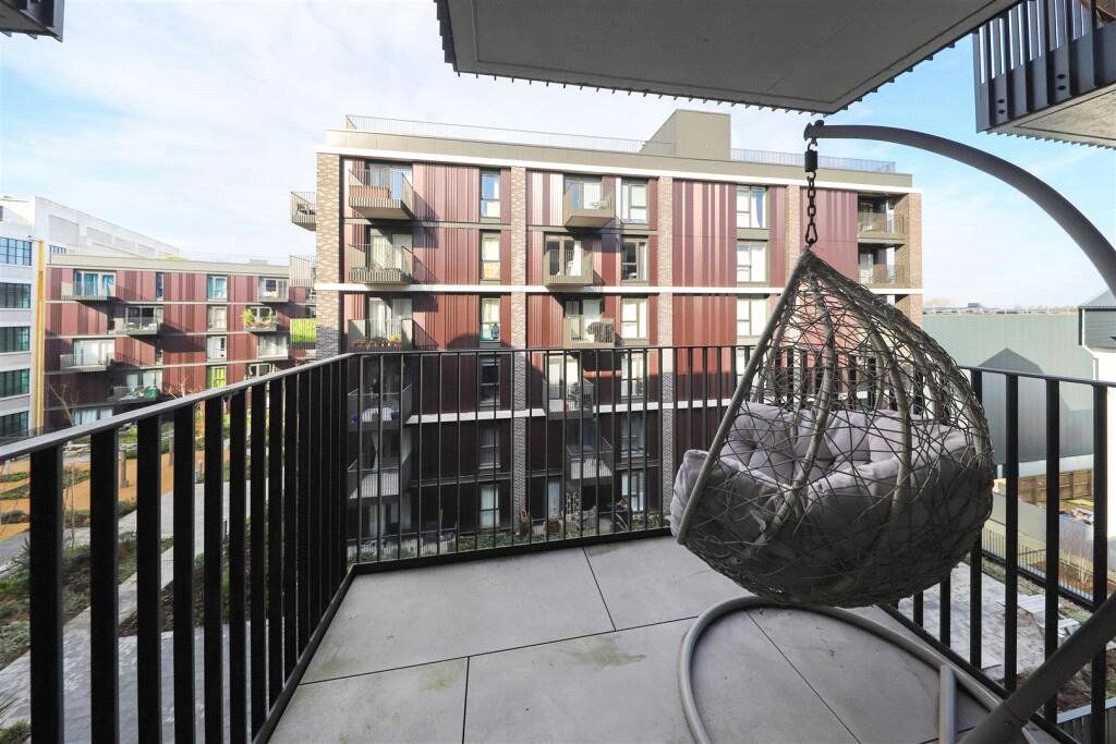 Property photo 2 of 17 Balcony