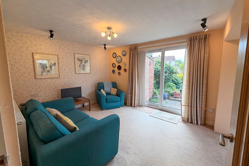 Property photo 3 of 41 Sitting Room