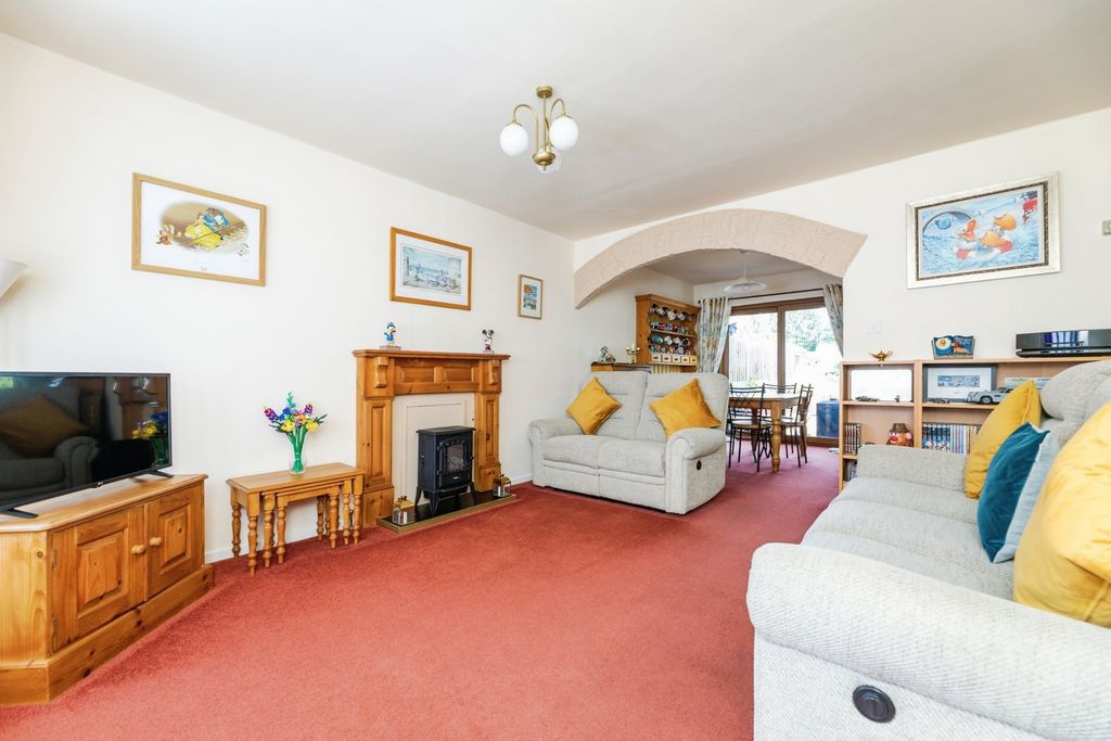 Property photo 3 of 17 Photo