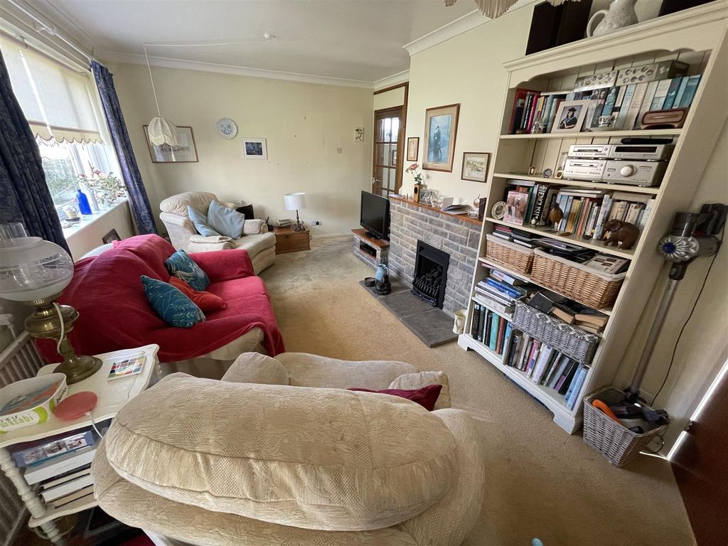 Property photo 2 of 10