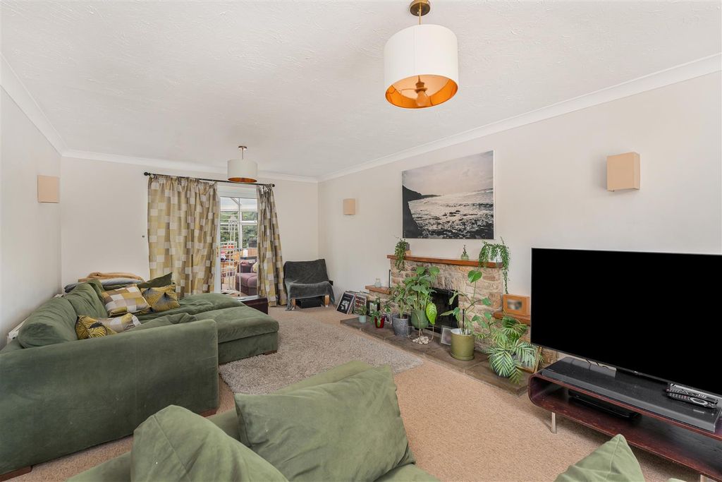 Property photo 3 of 22 11 Bulls Lane, Kings Sutton-7.Jpg