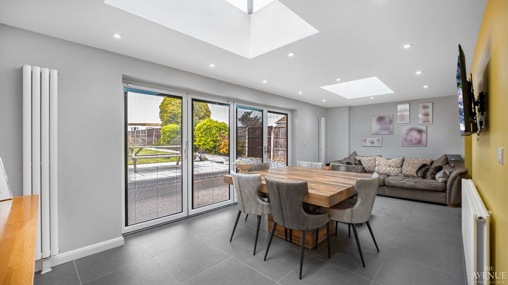 Property photo 3 of 39 5020033