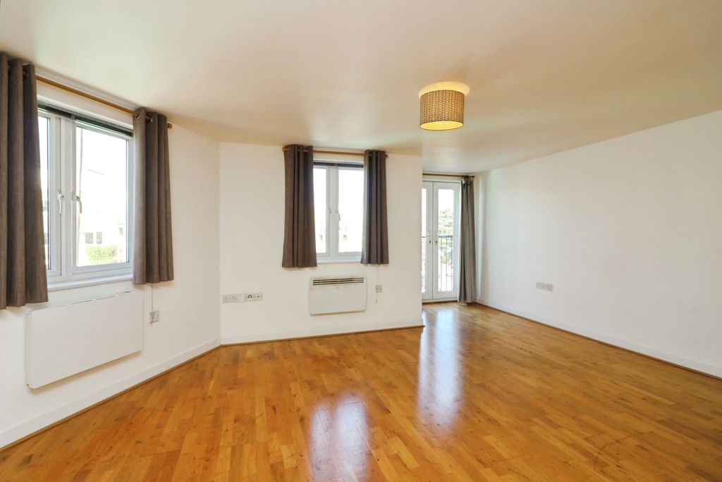 Property photo 3 of 8