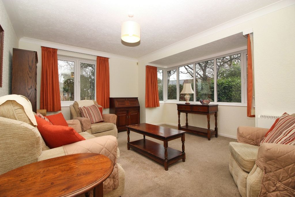 Property photo 2 of 12 Lounge