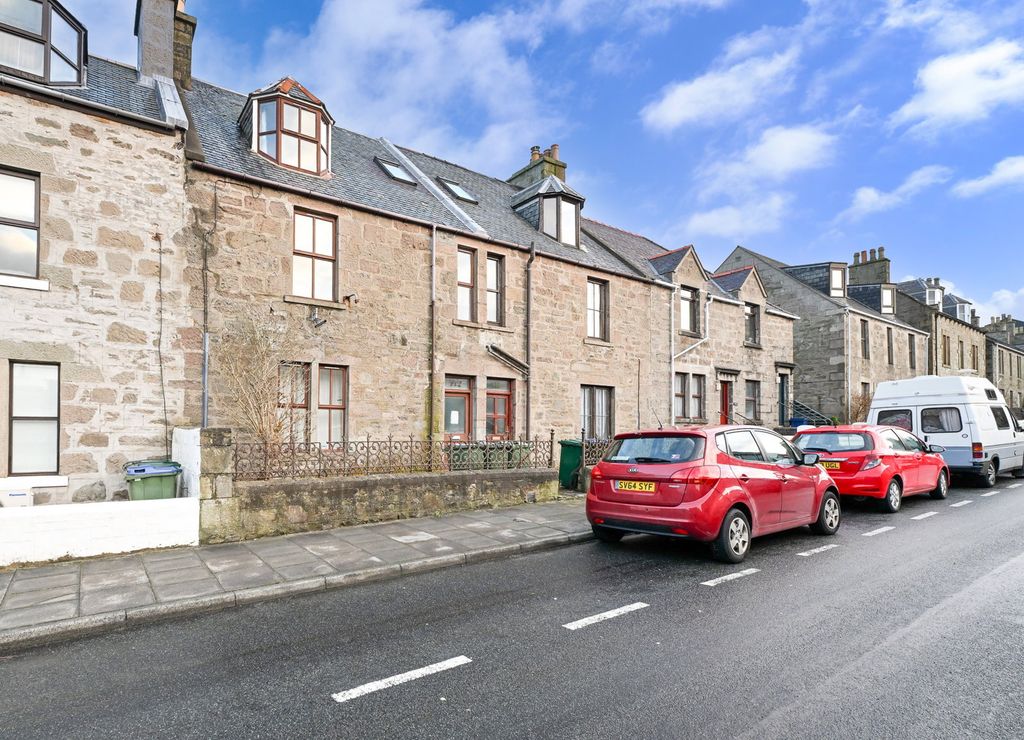 Property photo 2 of 34