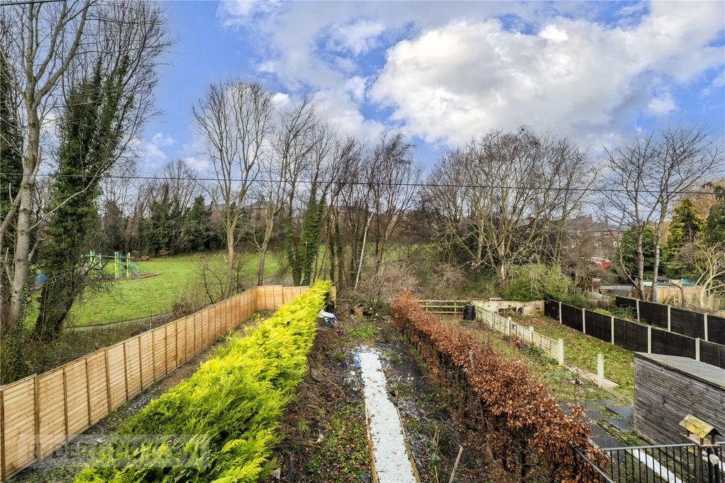 Property photo 2 of 20 Garden