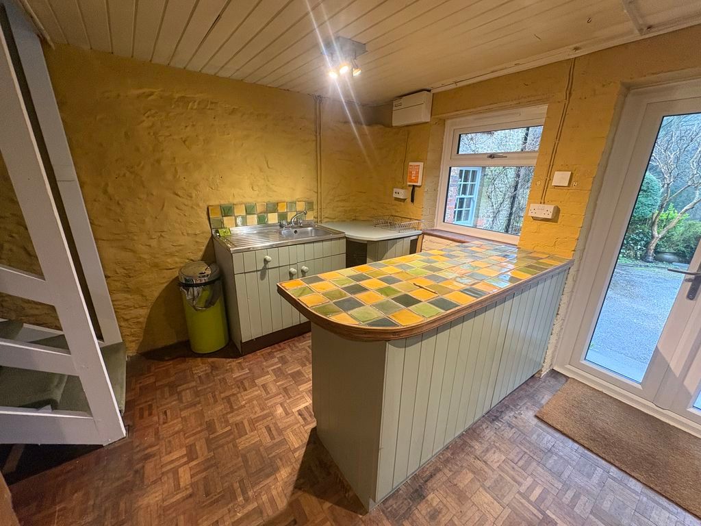 Property photo 3 of 10 Photo 7