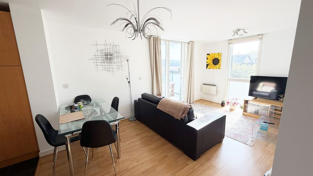 Property photo 1 of 8